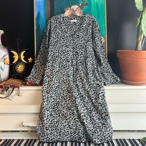Hamilton Black and Gray Leopard Print Chemise w Pockets XL